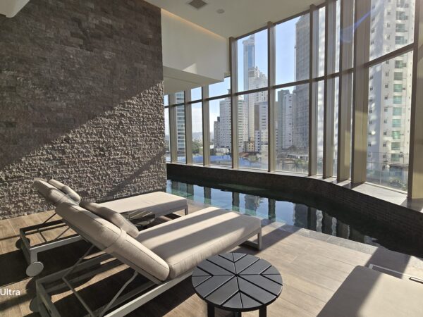 Apartamento à venda no Yachthouse