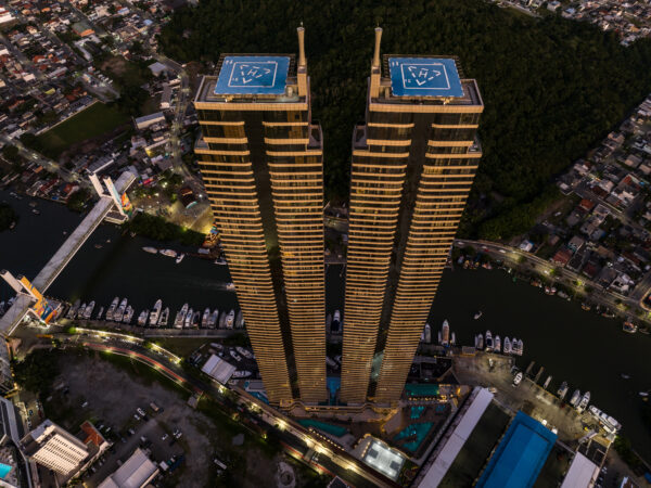 Apartamento no Yachthouse Andar Alto