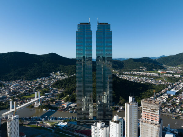 Apartamento no Yachthouse Andar Alto