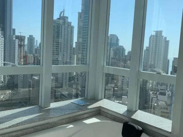 Apto á venda no Marina Beach Towers