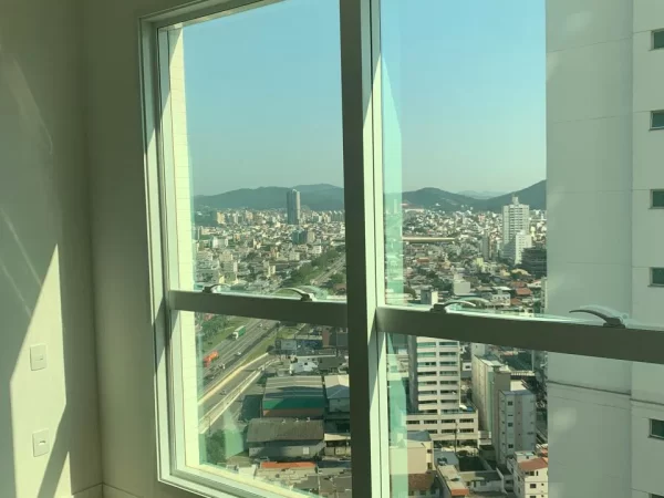 Apto á venda no Marina Beach Towers