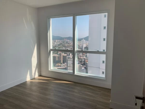 Apto á venda no Marina Beach Towers