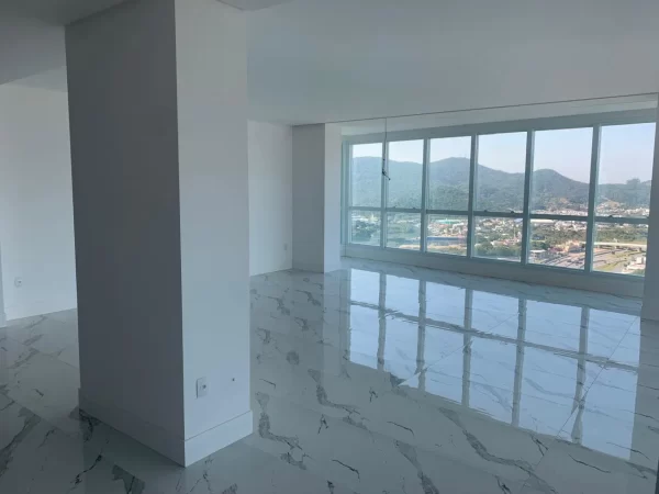 Apartamento no Marina Beach Towers á venda