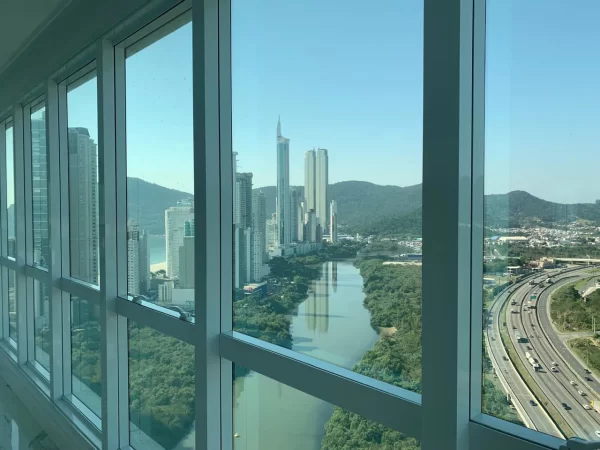 Apartamento no Marina Beach Towers á venda
