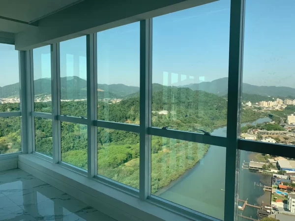 Apartamento no Marina Beach Towers á venda