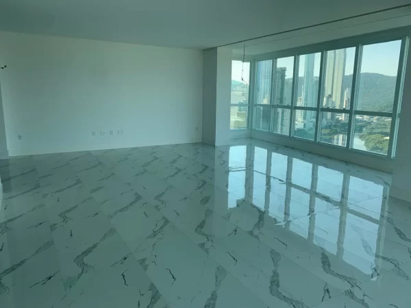 Apartamento no Marina Beach Towers á venda