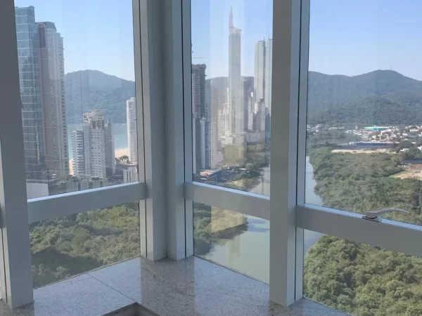Apartamento no Marina Beach Towers á venda