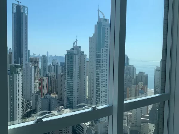 Venda de andar alto no Marina Beach Towers