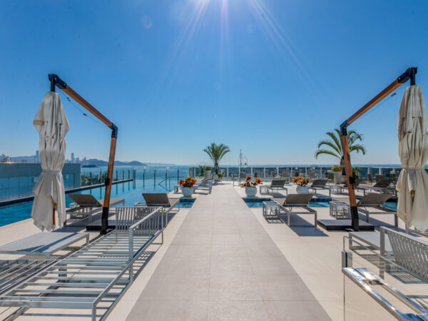 Apartamento à Venda Frente Mar no Épic Tower