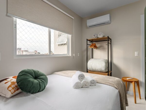 Apto mobiliado à venda no Residencial Velac