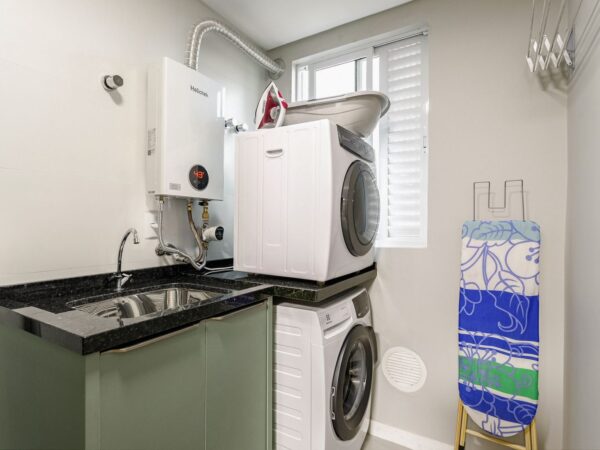 Apto mobiliado à venda no Residencial Velac