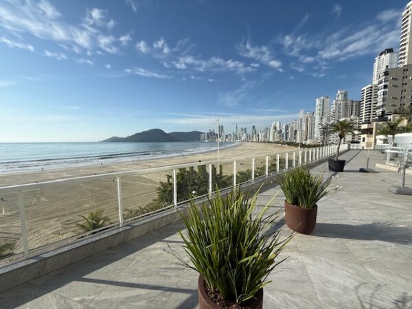 Edifício Imperatriz Apartamento Frente Mar à Venda